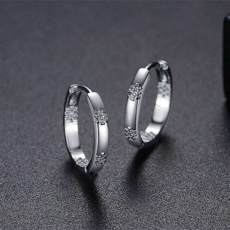 Boucles d'oreilles à motifs élégants en diamant incrusté polyvalentes pour femmes
