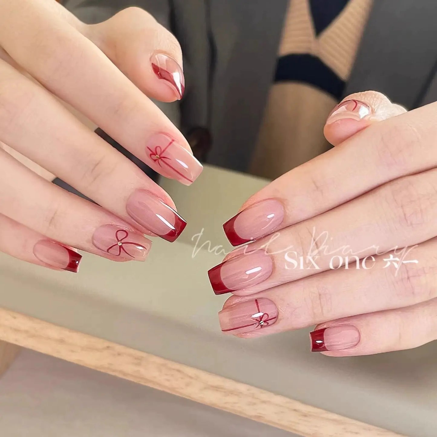 Nouveaux Autocollants pour Ongles avec Nœuds en Cristal et Lignes Élégantes
