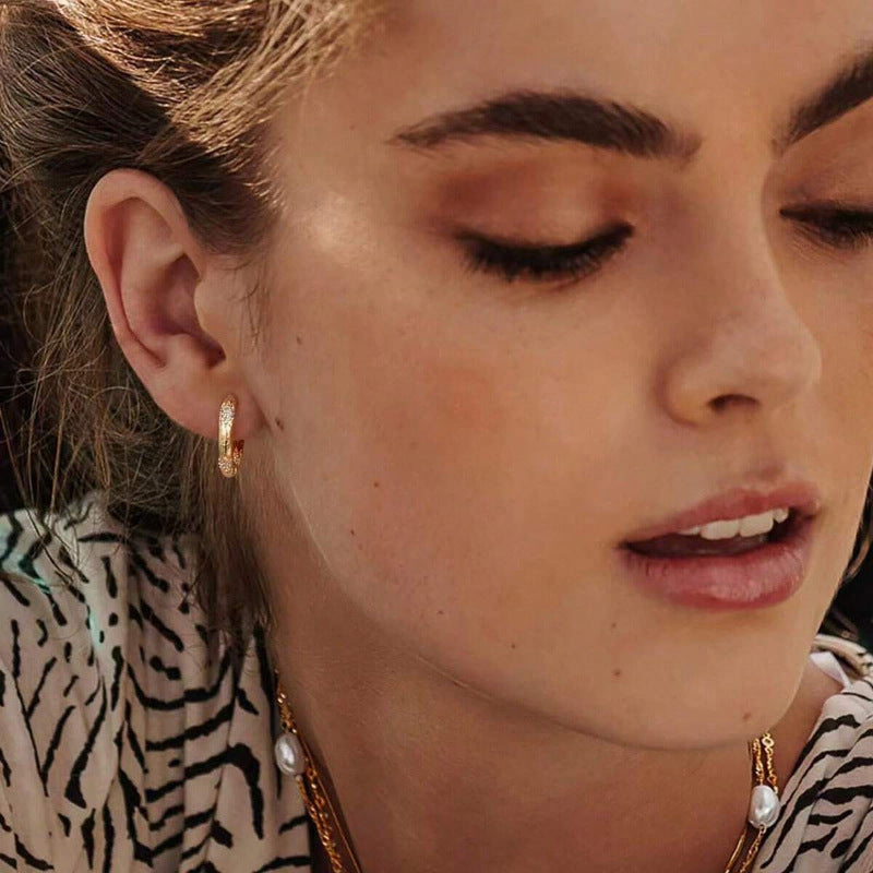 Boucles d'oreilles à motifs élégants en diamant incrusté polyvalentes pour femmes